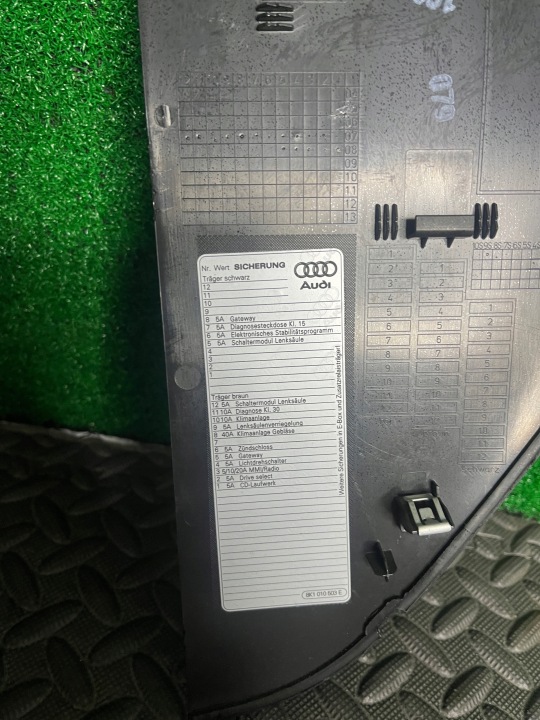 фото №5, Оригинальная защита накладка панели консоли правая audi 8t 8k0857086