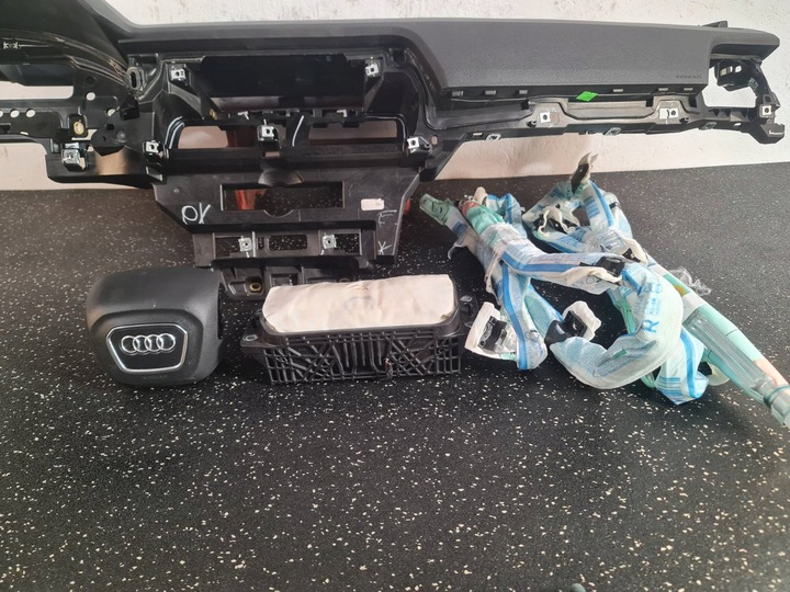 фото №7, Консоль audi q5 80a hud ремені подушка