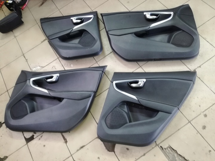 фото №11, Volvo v40 ii 2012 - 2019 рік сидіння диван обшивки підлокітник r-design