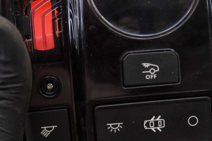 фото №10, Лампа освещение интерьера перед 968848 peugeot 508 1 i 10-14
