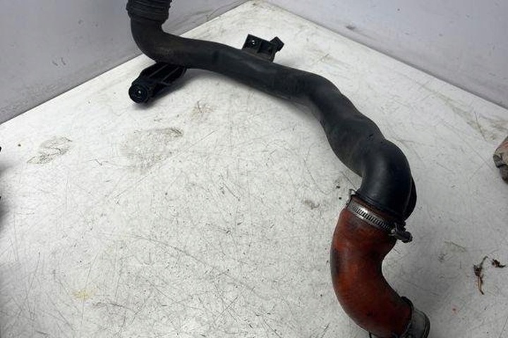 фото №3, Шланг интеркулер vw passat 2,0 tdi оригинальный номер vag 3c0145840c 3c0145840c