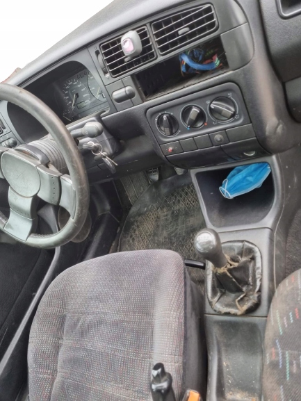 фото №8, Стекло левые перед vw golf 1.9td 93r