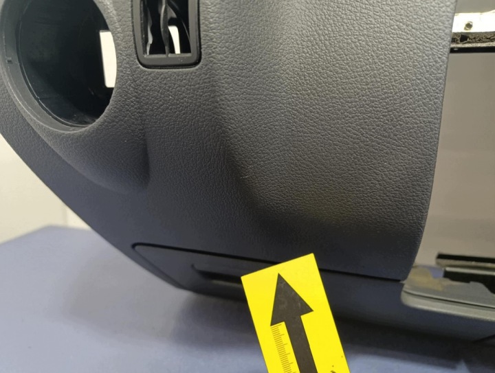 фото №5, Vw golf v plus 04-09 торпедо консоль подушка  ремені eu 5m1858296