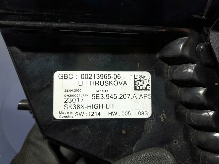 фото №8, Skoda octavia iv hb 5d лампа зад задня ліва зовнішня eu led 5e3945207a