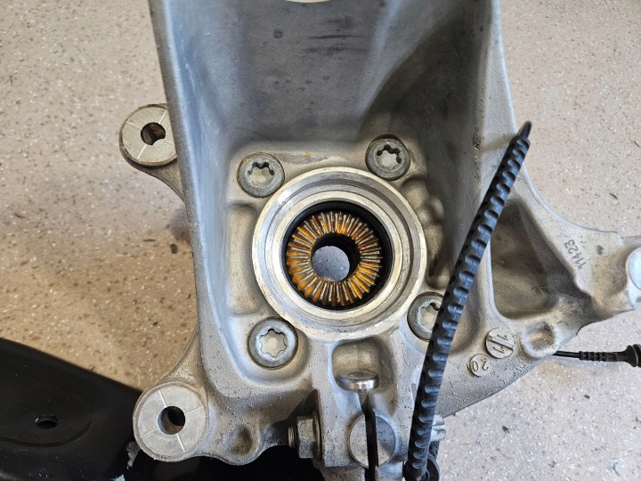 фото №11, Поворотна опора передня перед сторона права bmw 1 f40 6876646