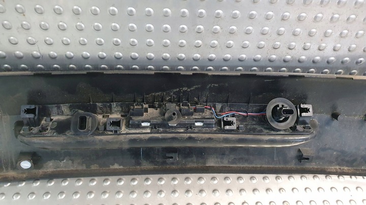 фото №9, Планка накладка кришки volvo v40 ii 31386845 12-