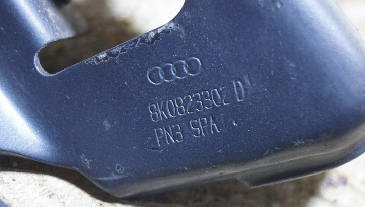 фото №6, Петля капота праве audi a4 b8 8k0823302d