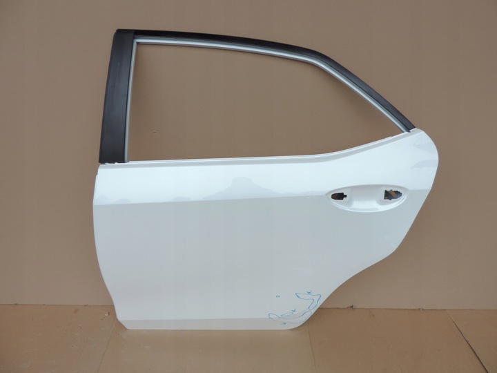 фото №1, Toyota corolla e18 2016 2018 левая задние дверь