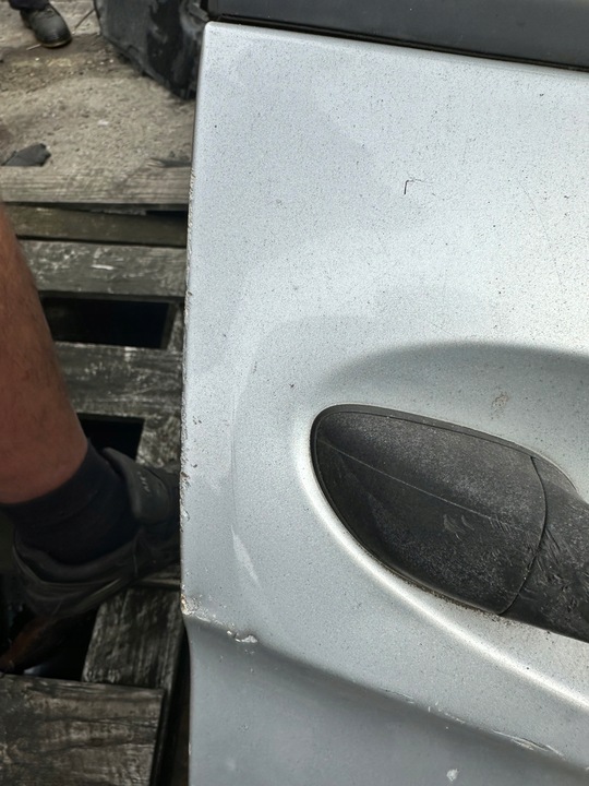 фото №10, Mercedes a класс w169 дверь правые перед передние серебристый лак 761