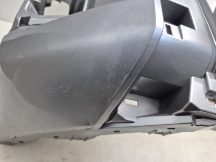 фото №10, Toyota hilux viii 8 invicible рестайлинг 20 бампер перед передний pdc 52119-yp140