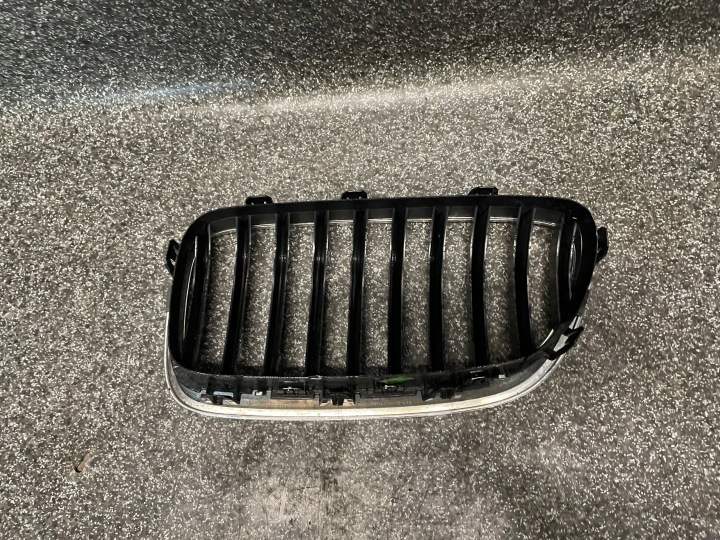 фото №5, Решётка радиатора правая решётка bmw 5 f10 f11 7412324