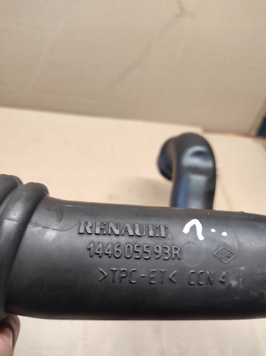 фото №9, Труба шланг трубка  воздуха renault master iii movano 2.3dci 144605593r