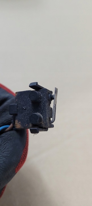 фото №6, Q5 8r a4 b8 мікровимикач замка перед штекер