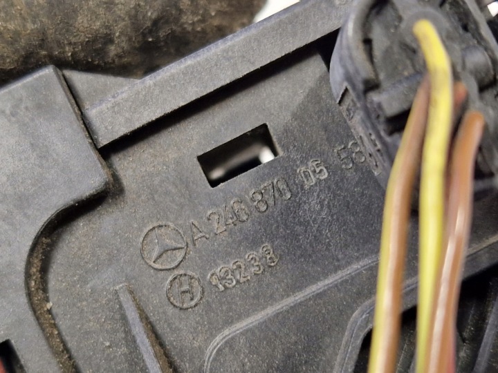 фото №5, Датчик замка капота корпус mercedes b-klasa w246 1.5 cdi