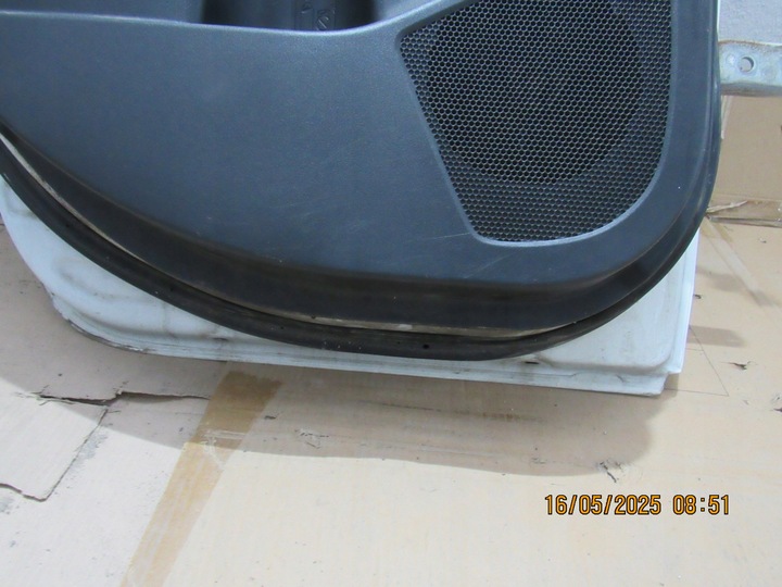 фото №8, Двері лівий зад комплектні yaris ii 068