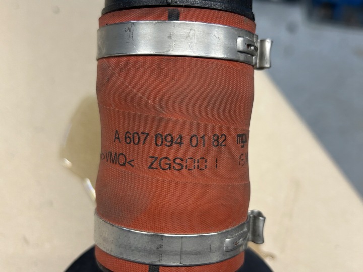 фото №8, Mercedes w176 w246 infiniti q30 1,5 dci трубка  інтеркулер a6070900342