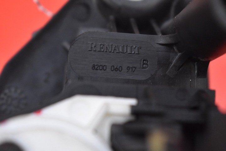фото №7, Ручка крышки зад задняя 8200060917 renault clio 2 ii 3d рестайлинг 01-05