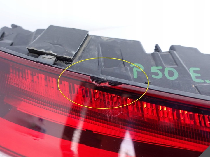 фото №9, Audi e-tron 4ke 18- лампа накладка led зад eu