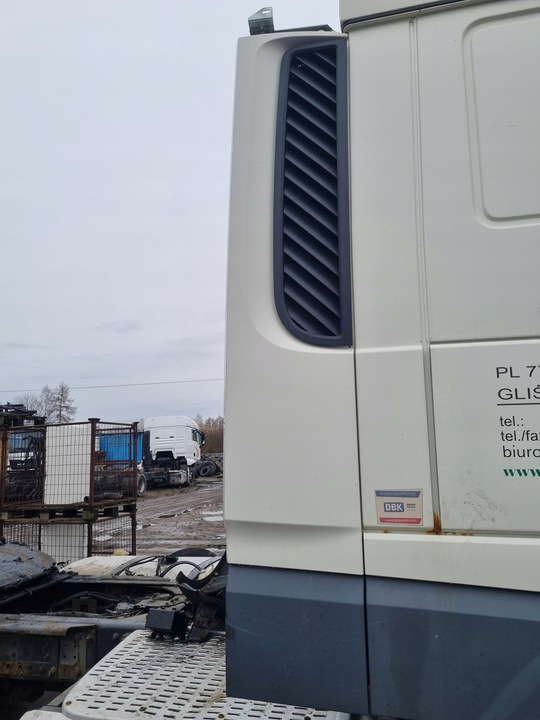 фото №1, Спойлер спойлер обтікач закабінна права daf xf 106