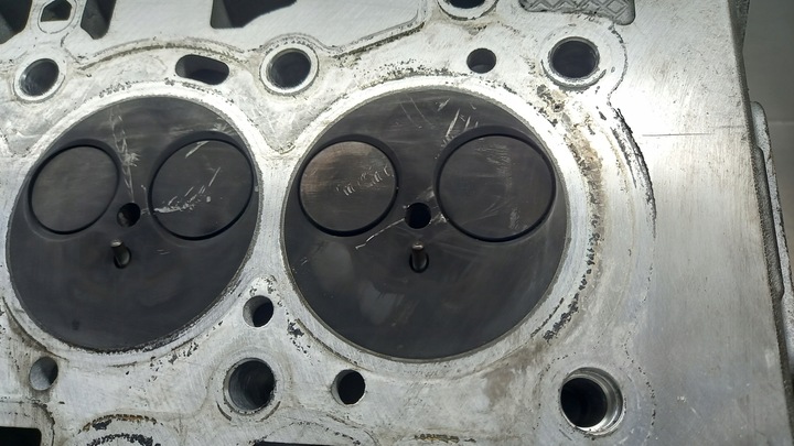 фото №14, Головка двигателя 9684487210 volvo citroen peugeot 1.6 hdi