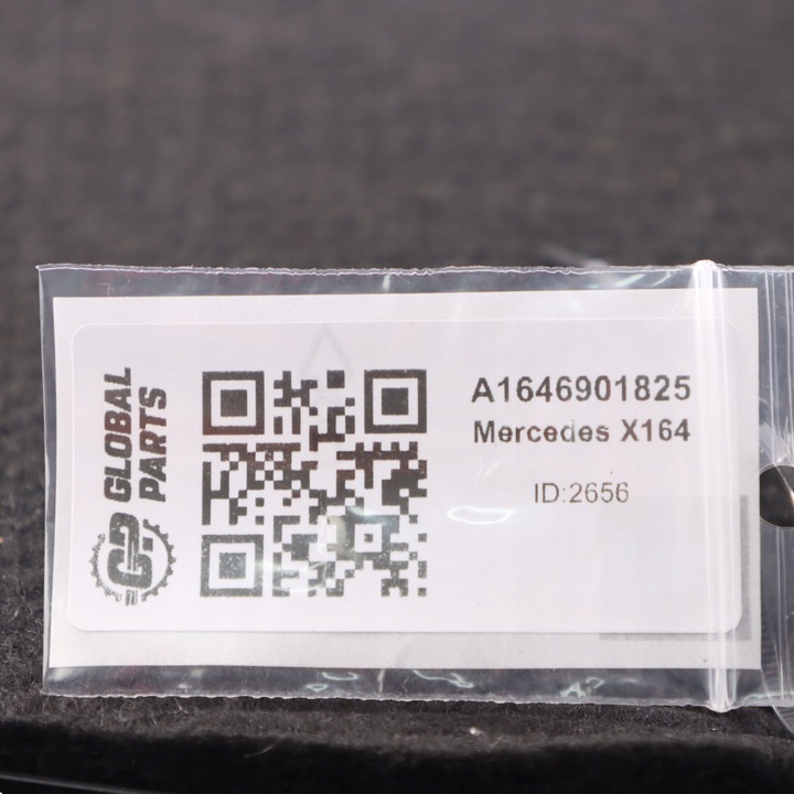 фото №13, Mercedes ml x164 кришка обшивка багажника права чорна a1646901825