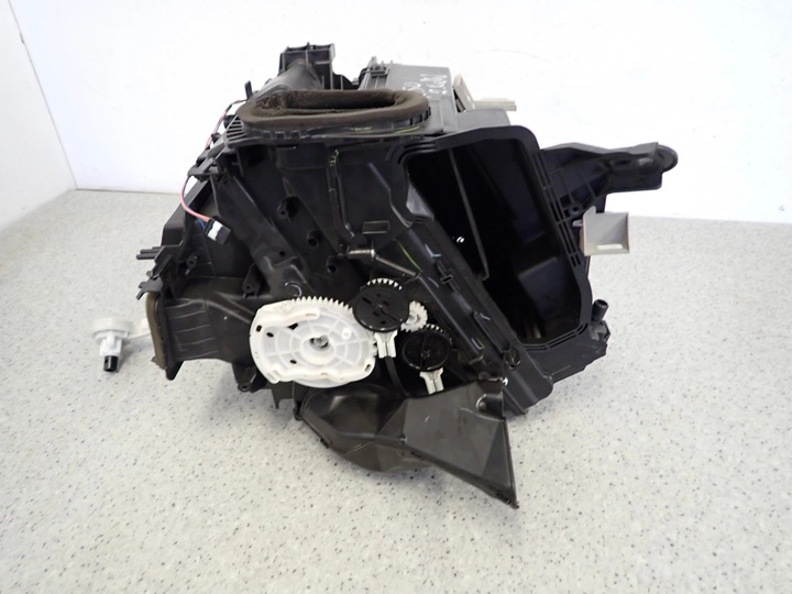 фото №12, Toyota verso 09-13 корпус нагревателя европа