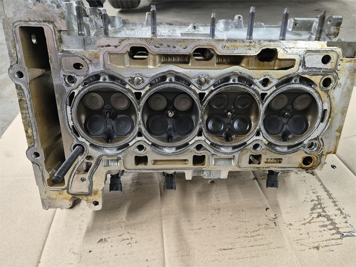 фото №6, Citroen peugeot 1.6 thp turbo головка комплектная 9822246110 5g06