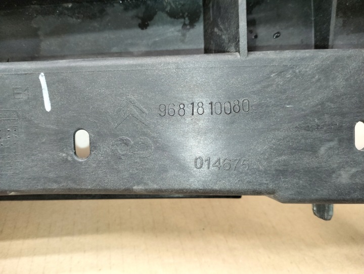 фото №9, Передня панель верхній підсилювач citroen c3 picasso 2008-2012 9681810080