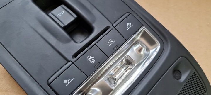 фото №5, S3 8v sedan a3 лампа панель стеля led перед люк 8v0947135d