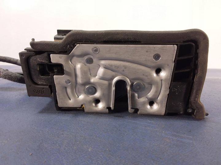 фото №4, Bmw 7 g11 g12 замок дверь зад левое 4 pin 2581869