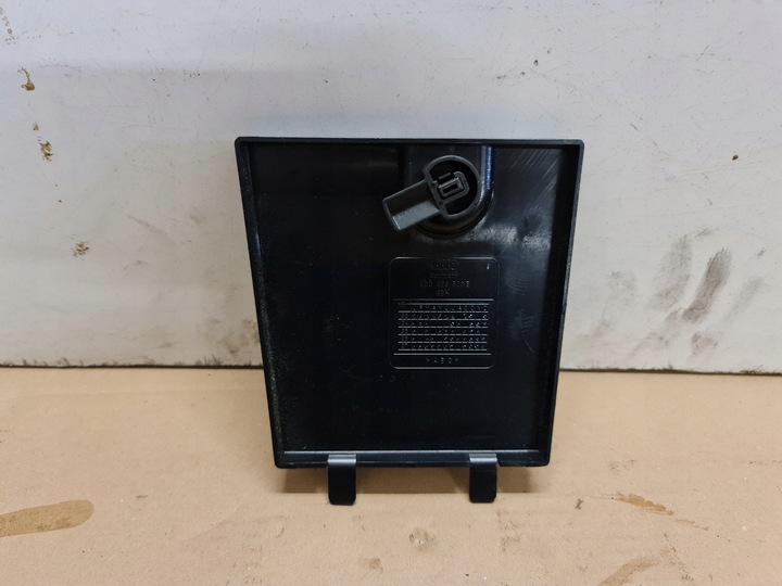 фото №4, Заглушка лампи правої audi a8 d2 4d0863508b