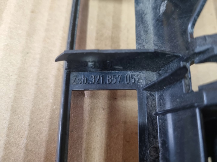 фото №9, Vw passat b2 решётка средняя воздуховод рамка 321857052,321857060c