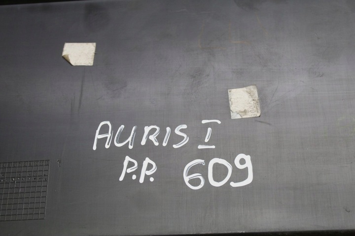 фото №11, Бардачок пасажира auris i 55552-02100