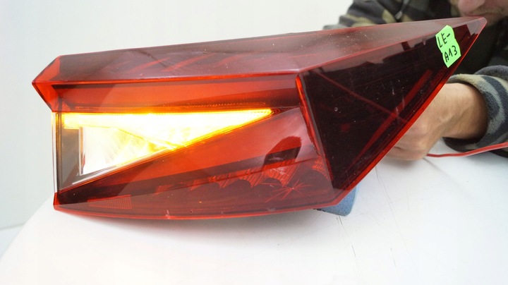фото №10, Skoda enyaq iv 5la лампа правая зад задняя led w крыло le-a13