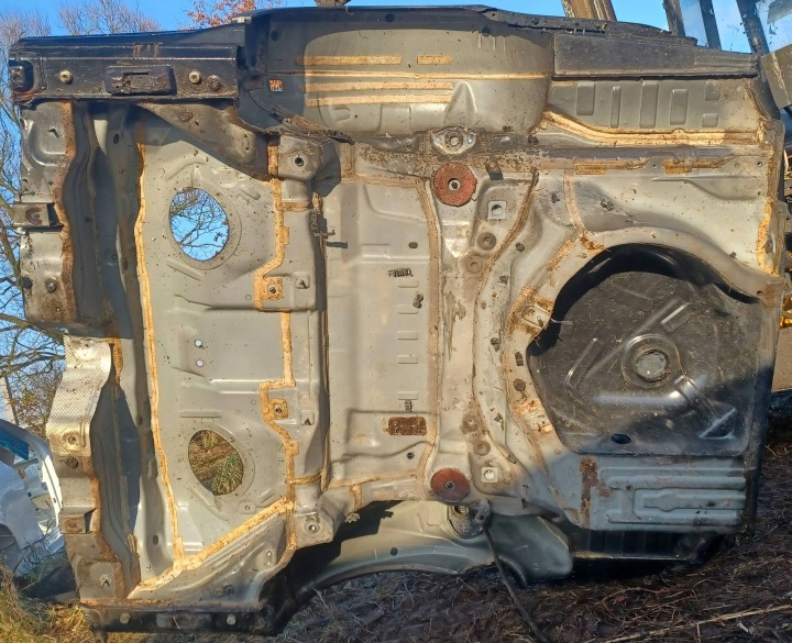 фото №10, Mercedes e w212 212 универсал рестайлинг четверть кузов зад задняя pas ванна
