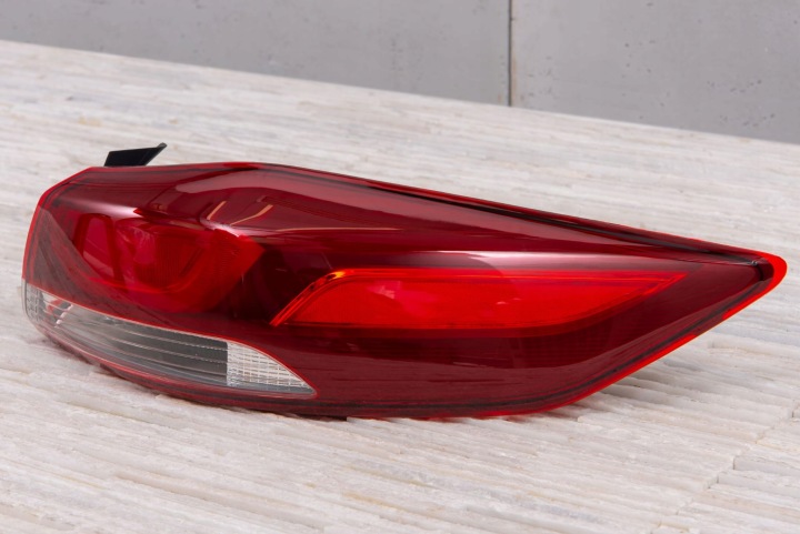 фото №8, Hyundai elantra vi ad 2015-2018 фара кузовная задняя правая 92402f2000