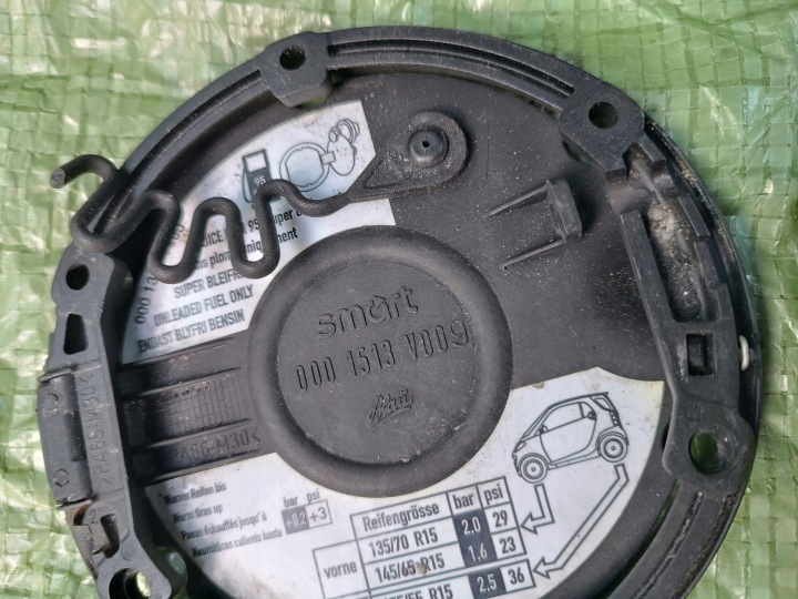 фото №8, Smart fortwo 450 i 0001513v009 крышка заливка топлива