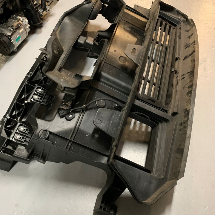 фото №15, Renault scenic iv 1.6 dci радиатор pas переднее жалюзи впуск 214819674r