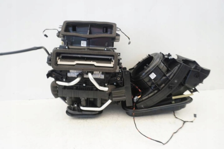 фото №1, Обігрівач води корпус volvo xc60 ii b4