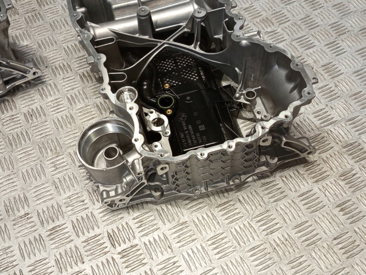 фото №11, Bmw (oem) 9845700 5' g90 m5 x5 g05 lci x6 g06 lci верхня запчастина піддон масляної