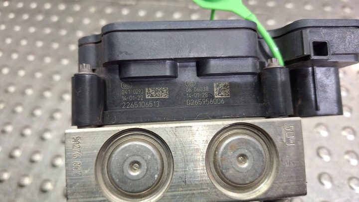 фото №9, Насос модуль управления abs a0094316812 mercedes w246 w176 gla w156 x156 w117