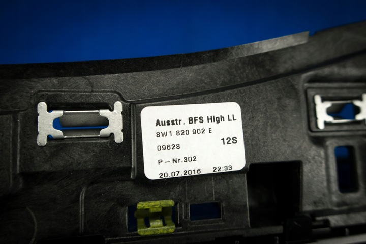 фото №7, Решётка воздуховод панели консоли audi a4 a5 8w1820902e