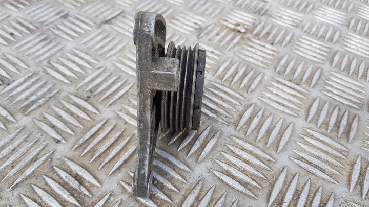 фото №10, A4 b5 1.8 ролик натягувач ремінь 058260511