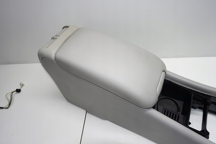 фото №11, Mercedes w203 рестайлінг підлокітник бардачок тунель