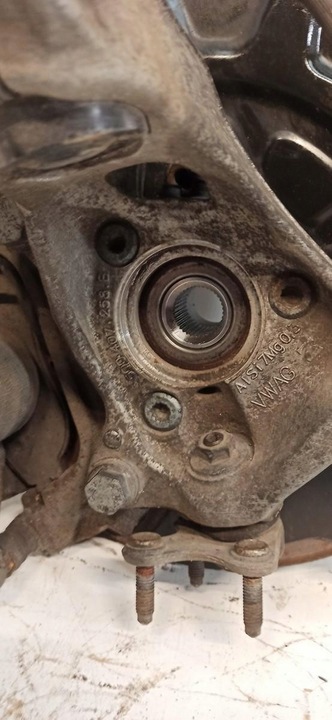 фото №5, Vw tiguan ii поворотный кулак правый перед 2.0tdi 5q0407258b 5q0407254a