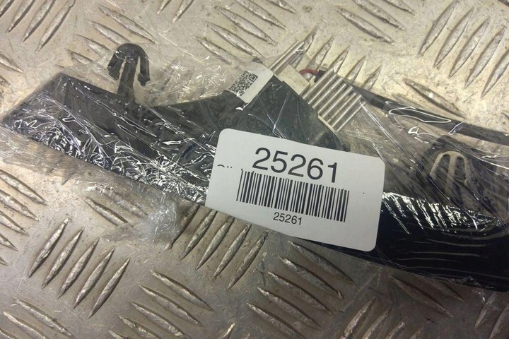 фото №9, Правые отражатель заднего бампера vw id.3 e11 10c945702 электрический 107kw 2021