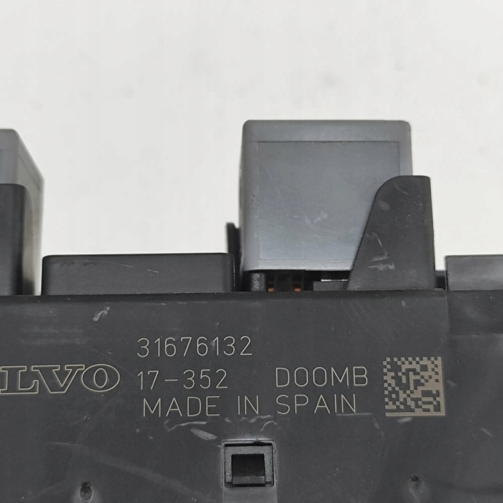 фото №6, Блок запобіжників volvo v90 ii 31676132 28313576 2.0l 226kw 2018