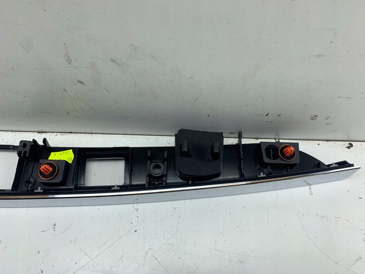 фото №8, Mercedes w204 накладка планка багажника хром нова