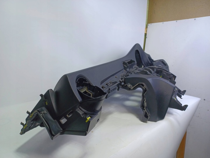 фото №9, Mercedes c w205 205 торпедо раздаточная капот консоль pulpit 2056802887