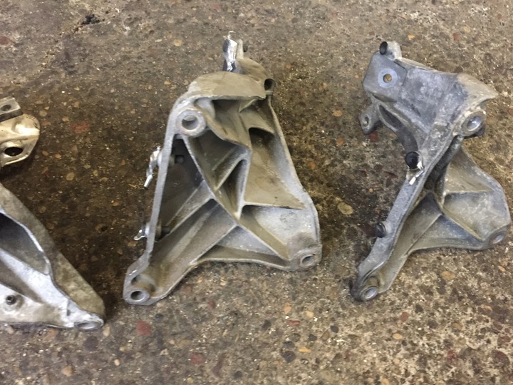 фото №6, Audi a6 c6 лапи кронштейн двигателя 4f0199308ad